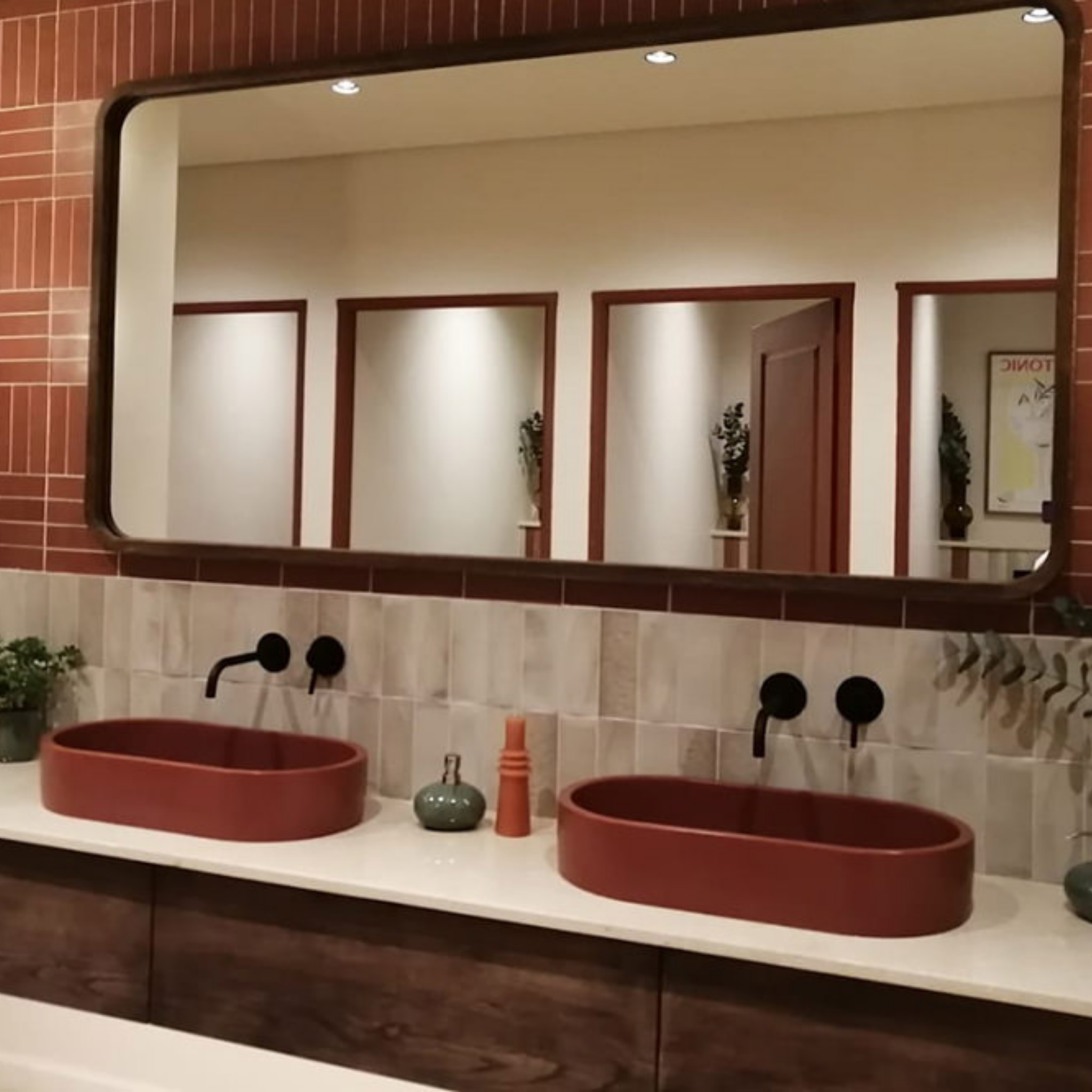 On Top Washbasin