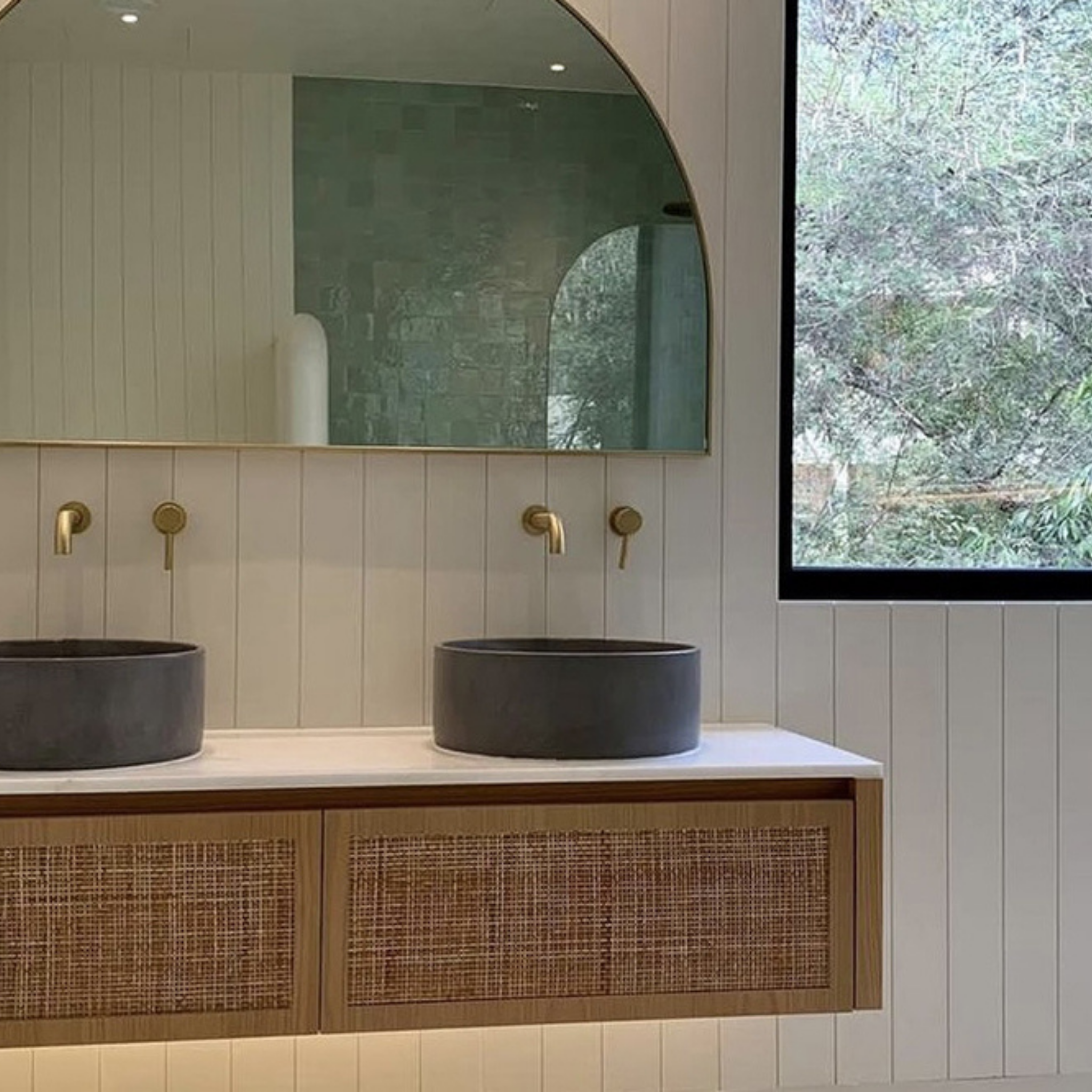 On Top Washbasin